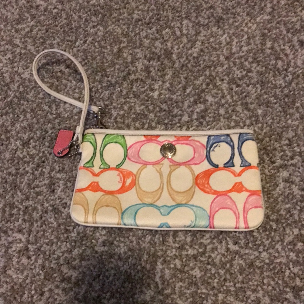 •Coach Wristlet•